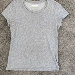 gray nike tee